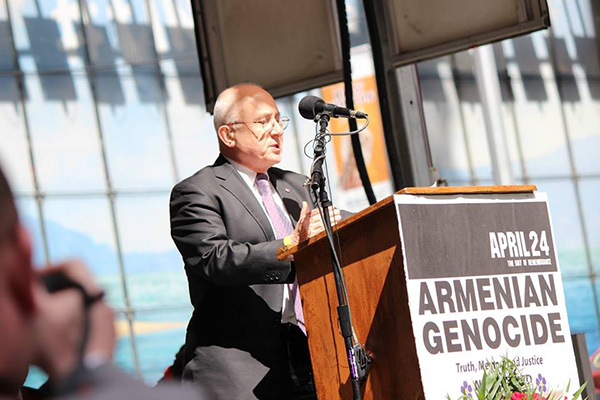 Turkish historian Taner Akçam speaking at the commemoration in New York (photo by Asbarez)